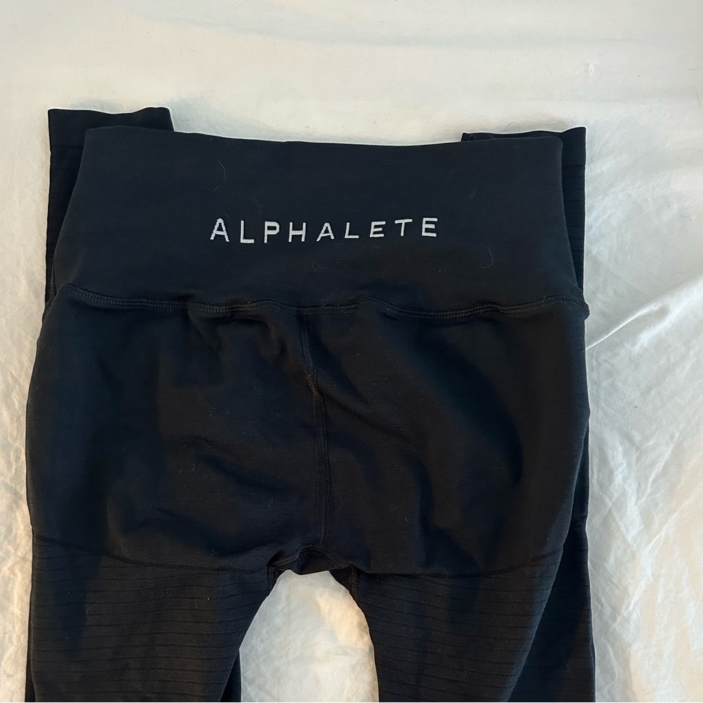 Alphalete revival legging GUC tag says mediums but fit like a small